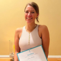 Lara Frances Absolventin der RYS 200h Multistyle Yogaleher Ausbildung 2022