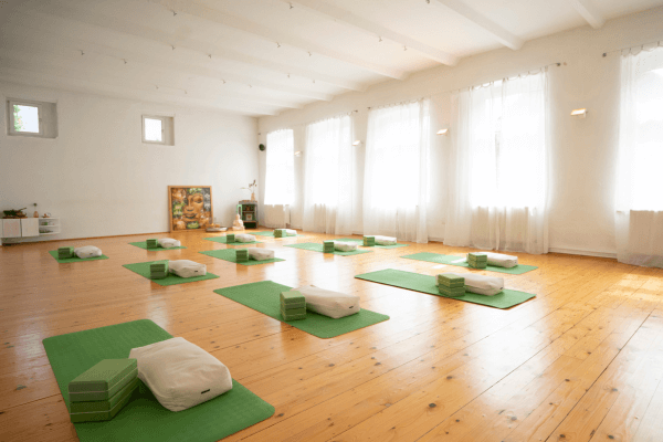 Take Your Chance and Fall in Love with Yoga Studio Pempelfort