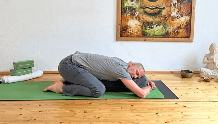 6 Yoga Uebungen fuer erholsamen Schlaf