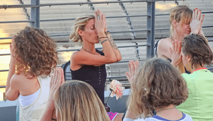 Rooftop Yoga mit Bine und Katrin