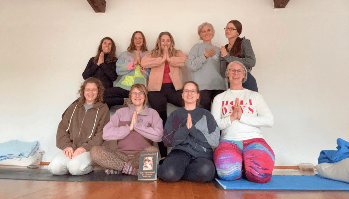 Hatha Yoga Ausbildung mit Nicole Barlau Hatha Yoga Ausbildung mit Nicole Barlau